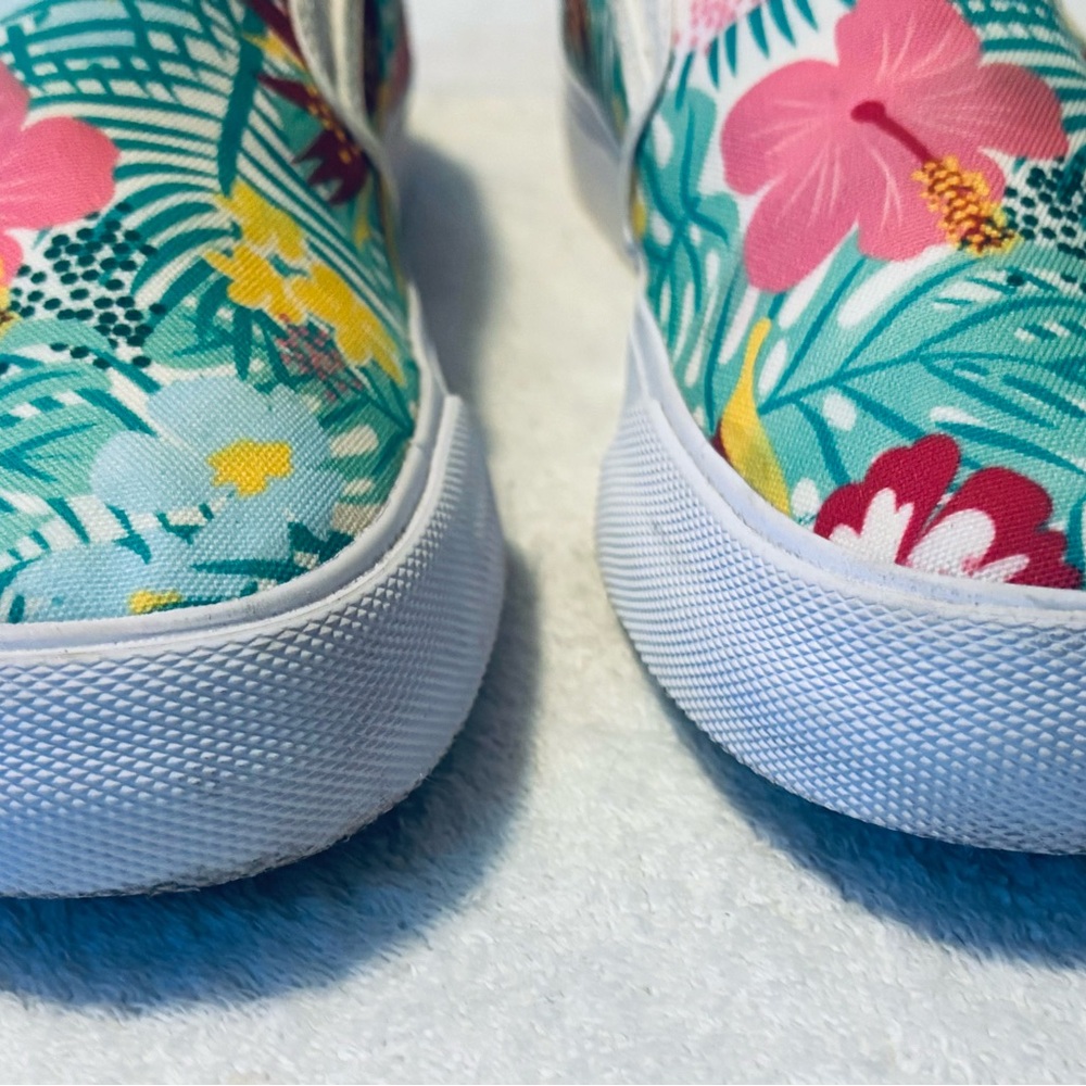 Brand New PUMA Bari Slip On Tropical Floral Women’s Sneakers - Size 7 - box 3 - Picture 4 of 9